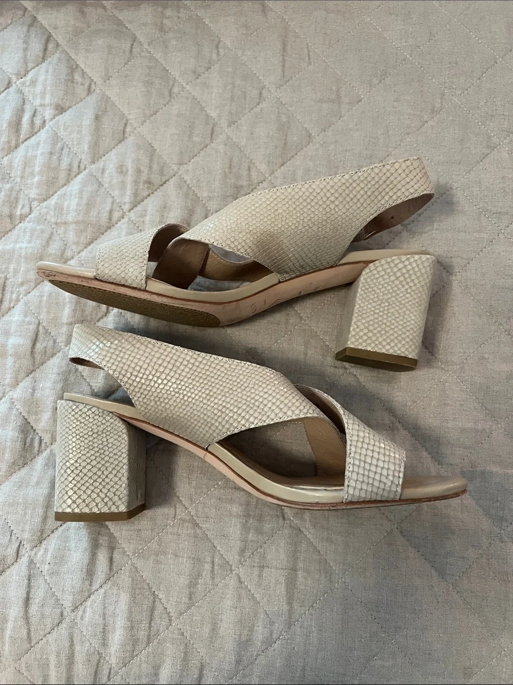 Donald J. Pliner Cream Textured Slingback Heels